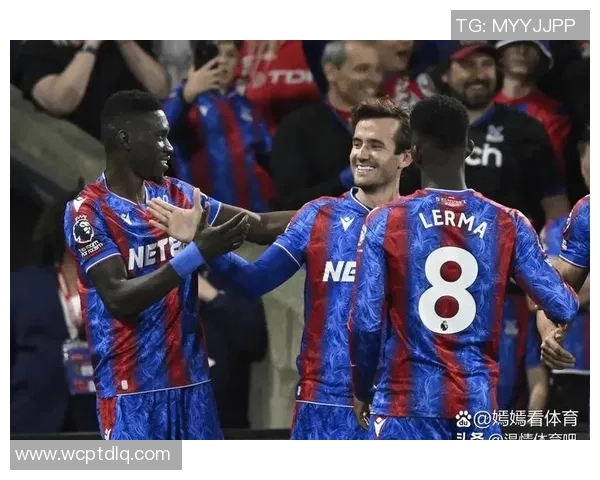 四大足球巨星同台竞技拼图 展现无与伦比的球场魅力与荣耀