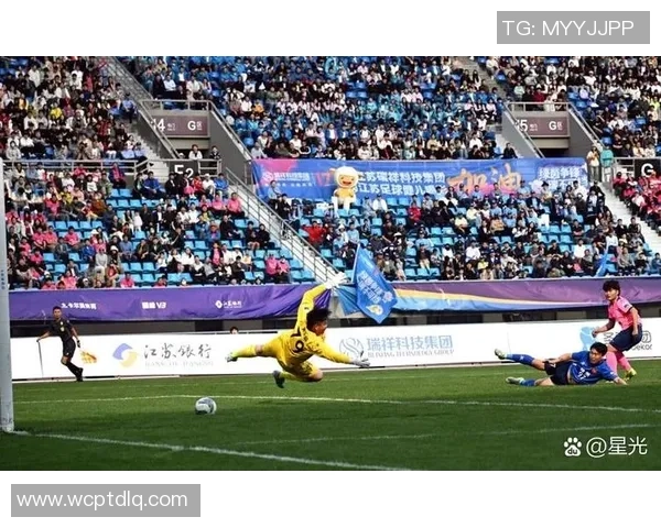 足球巨星演绎绿茵场外神仙爱情故事温柔守护浪漫传说